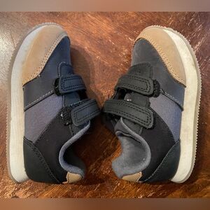 Cat and Jack Toddler Boy Retro Sneakers. In good condition